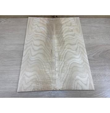 Клён Белый Явор, Волнистый заготовка на топ для Тревел гитары Тангент АА Волна А 8х150х395 мм - 2 шт. (книжкой)-1