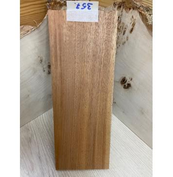 Махагон Кая заготовка накладки на головку грифа Радиал АА 7х105х275 мм-1