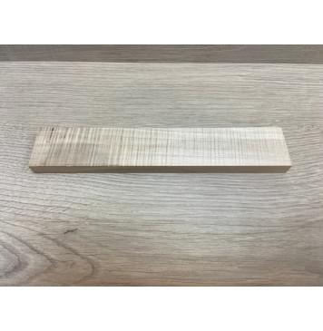 Клён Американский Волнистый заготовка для бриджа акустической гитары Радиал ААА Волна ААА 13х40х210 мм-1