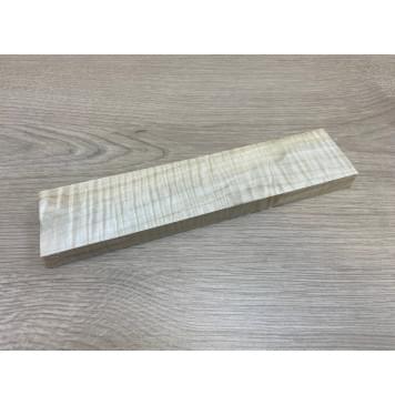 Клён Американский Волнистый заготовка для бриджа акустической гитары Радиал АА Волна ААА 15х48х215 мм-0