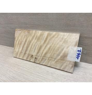 Берёза Пламенная заготовка накладки на головку грифа Радиал ААА Волна ААА 6х126х250 мм-2