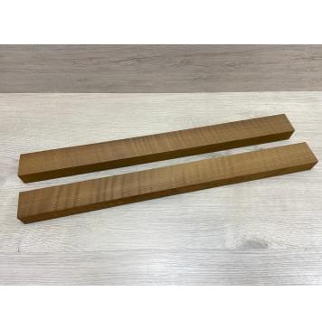 Клён Волнистый Печеный 180гр заготовка для переклеенного грифа безголовой гитары Радиал АА 30х(48-48)х552 мм - из 2х частей-0