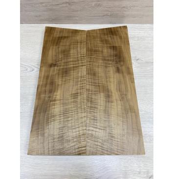 Клён Американский Волнистый Печёный 180гр заготовка на топ Смешанный АА Волна ААА 19.5х165х450-470 мм - 2 шт (книжкой) Уценка-трещина-3