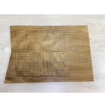 Клён Американский Волнистый Печёный 180гр заготовка на топ Смешанный АА Волна ААА 19.5х165х450-470 мм - 2 шт (книжкой) Уценка-трещина-10