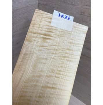 Клён Американский Белый Волнистый заготовка накладки на головку грифа Радиал АА Волна АА 6х118х200 мм-0