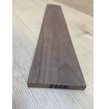 Орех Американский заготовка накладки для электрогитары Тангент ААА 9.5х87х550 мм-1