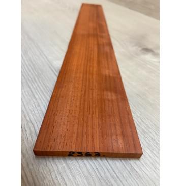 Падук заготовка накладки для электрогитары Радиал ААА 8х84-65х510 мм-1