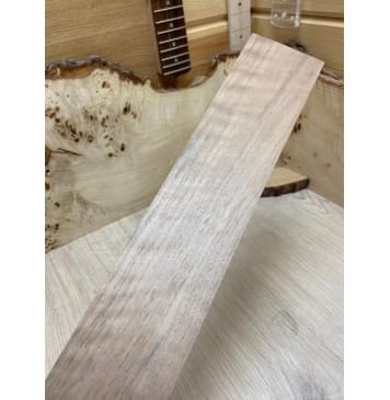 Орех Грецкий Волнистый заготовка накладки для электрогитары Радиал АА Волна А 9х79х500 мм (трещина с одного торца)-0