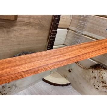 Падук Волнистый заготовка накладки для бас-гитары Радиал АА Волна А 7х70х680мм-0