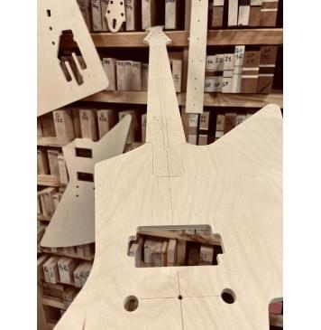 Explorer Ken Lawrence, gotoh GE103B-T, Мензура 24,75", 22 лада, вклеенный гриф, комплект шаблонов для фрезеровки гитары, фанера 8мм-6