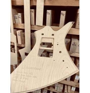 Jackson Kelly KE2, Floyd Rose Gotoh 1996, Мензура 25.5", 24 лада, сквозной гриф, комплект для фрезеровки гитары, фанера 8мм-11