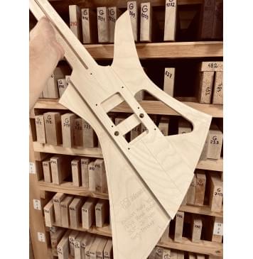 Jackson Kelly KE2, Floyd Rose Gotoh 1996, Мензура 25.5", 24 лада, сквозной гриф, комплект для фрезеровки гитары, фанера 8мм-3