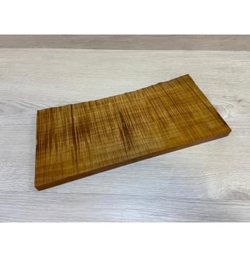 Клён Печёный Волнистый 180гр заготовка на топ для Тревел гитары Радиал А Волна ААА 17.5х160-145х335 мм (1шт под распил) Уценка-сучок-10