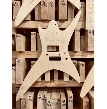 B.C. Rich Guitars Stealth Legacy, 6 strings, 24 лада, 24,75", Bolt-on, Ponte Floyd Rose Flutuante Ronsani Guitarra Preta Completa, полный комплект для фрезеровки гитары, фанера 8мм-1