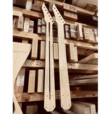 B.C. Rich Guitars Stealth Legacy, 6 strings, 24 лада, 24,75", Bolt-on, Ponte Floyd Rose Flutuante Ronsani Guitarra Preta Completa, полный комплект для фрезеровки гитары, фанера 8мм-7