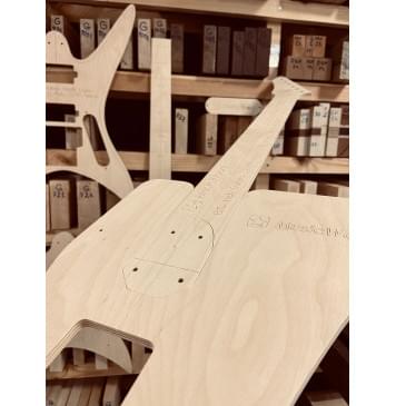 B.C. Rich Guitars Stealth Legacy, 6 strings, 24 лада, 24,75", Bolt-on, Ponte Floyd Rose Flutuante Ronsani Guitarra Preta Completa, полный комплект для фрезеровки гитары, фанера 8мм-10