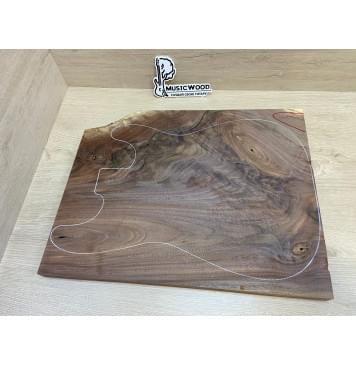 Орех Американский Волнистый заготовка на топ Смешанный А Волна А 25.5х370-300х455 мм - (цельный) Уценка-сучки-1