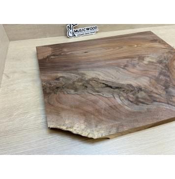 Орех Американский Волнистый заготовка на топ Смешанный А Волна А 25.5х370-300х455 мм - (цельный) Уценка-сучки-10