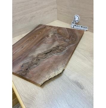 Орех Американский Волнистый заготовка на топ Смешанный А Волна А 25.5х370-300х455 мм - (цельный) Уценка-сучки-11