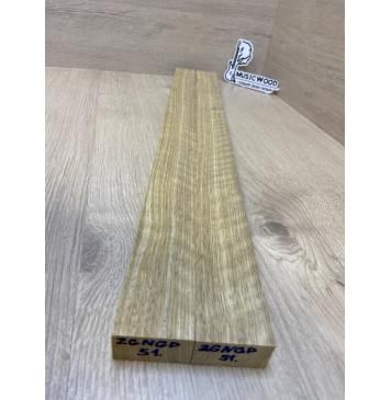 Корина Белая Волнистая заготовка для переклеенного грифа безголовой гитары Радиал АА Волна АА 24х(45-45)х635 мм - из 2х частей-2