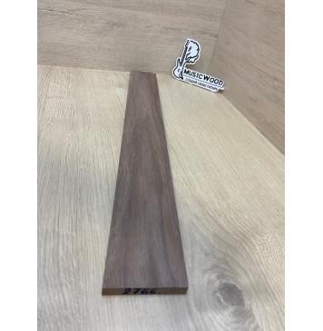 Орех Американский заготовка накладки для электрогитары Тангент ААА 10.5х70-60х510 мм-2