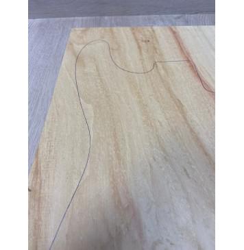 Клён Американский Волнистый заготовка корпуса Смешанный АА Волна А 50х372-297х505 мм (Массив) АКЦИЯ-6