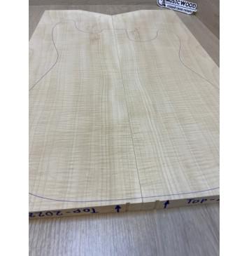 Клён Белый Явор, Волнистый заготовка на топ Смешанный АА Волна ААА 18х177х530-495 мм - 2 шт (книжкой) Уценка-потемнения с обратной стороны,сучок-4