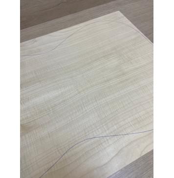 Клён Белый Явор, Волнистый заготовка на топ Смешанный АА Волна ААА 18х177х530-495 мм - 2 шт (книжкой) Уценка-потемнения с обратной стороны,сучок-8