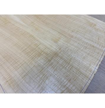 Клён Белый Явор, Волнистый заготовка на топ Смешанный АА Волна ААА 18х177х530-495 мм - 2 шт (книжкой) Уценка-потемнения с обратной стороны,сучок-12