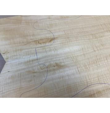 Клён Белый Явор, Волнистый заготовка на топ Смешанный АА Волна ААА 18х177х530-495 мм - 2 шт (книжкой) Уценка-потемнения с обратной стороны,сучок-11