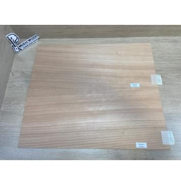 Окуме (Габон) заготовка на деку акустической гитары Радиал А 4х237х550 мм (2шт) Уценка-трещины-6