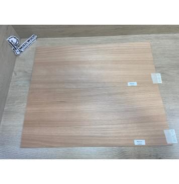 Окуме (Габон) заготовка на деку акустической гитары Радиал А 4.3х230х550 мм (2шт) Уценка-трещины-6