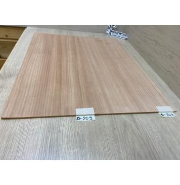 Окуме (Габон) заготовка на деку акустической гитары Радиал А 4.3х230х545 мм (2шт) Уценка-трещины-3