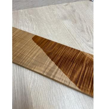 Клён Волнистый Печёный 180 гр заготовка накладки для электрогитары Радиал А Волна ААА 8.5х84-72х585 мм (Уценка-сучки)-7