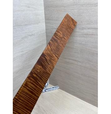 Клён Волнистый Печёный 180 гр заготовка накладки для электрогитары Радиал АА Волна ААА 9.2х69-63х525 мм-0