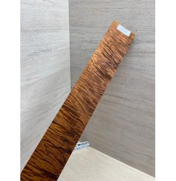 Клён Волнистый Печёный 180 гр заготовка накладки для электрогитары Смешанный А Волна ААА 8.5х69-63х525 мм-0