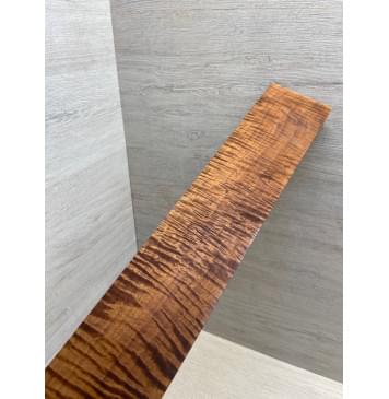 Клён Волнистый Печёный 180 гр заготовка накладки для электрогитары Смешанный ААА Волна ААА 9х74-67х520 мм-12