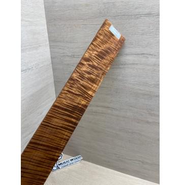 Клён Волнистый Печёный 180 гр заготовка накладки для электрогитары Смешанный АА Волна ААА 7.8х73-55х530 мм (Уценка-трещина)-0