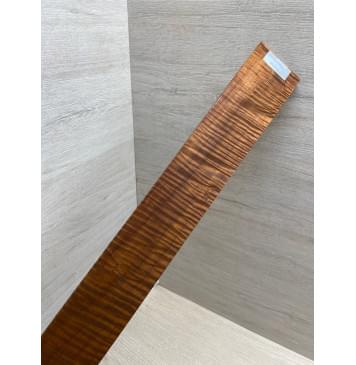 Клён Волнистый Печёный 180 гр заготовка накладки для электрогитары Смешанный ААА Волна ААА 8х68-53х550 мм-13