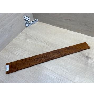 Клён Волнистый Печёный 180 гр заготовка накладки для электрогитары Смешанный АА Волна ААА 8х63-53х550 мм (Уценка-трещина)-0