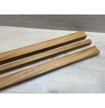 Клён Печёный 180гр заготовка для переклеенного грифа электрогитары Радиал АА 33х(43-21-43)х715 мм (Сучок вырезается при фрезеровке профиля грифа)-1