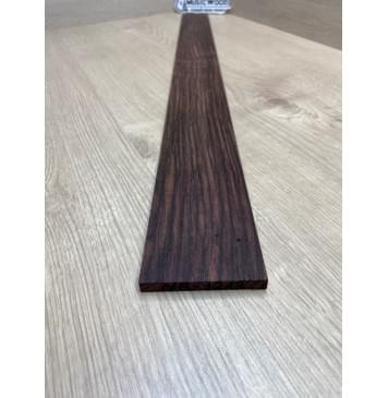 Палисандр Индийский заготовка накладки для бас-гитары Радиал АА 7х71-57х715 мм (Уценка-червоточины)-1