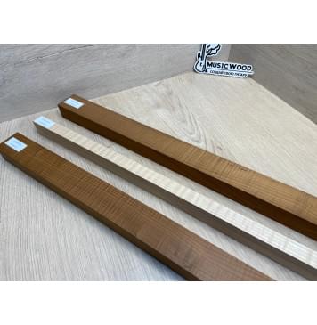 Клён Волнистый Печёный 180гр/Клён Белый Явор, Волнистый заготовка для переклеенного грифа электрогитары Радиал А Волна ААА 30х(42-19-42)х690 мм - из 3х частей (присутствуют сучки)-13