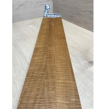 Клён Волнистый Печёный 180гр заготовка грифа для Безголовой гитары Радиал А Волна ААА 25х(49-25.5-49)х637 мм - из 3х частей (присутствуют сучки)-11