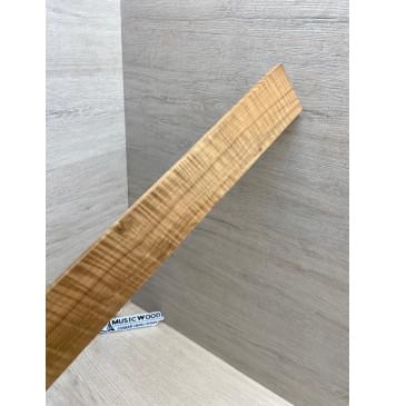 Клён Волнистый Печёный 180гр заготовка накладки для электрогитары Радиал А Волна ААА 9х59-50х545 мм (Уценка-сучки)-0