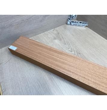 Махагон Африканский Кая, заготовка грифа, Радиал АА, 45х99х800 мм (червоточины с одного края, вырезаются)-10