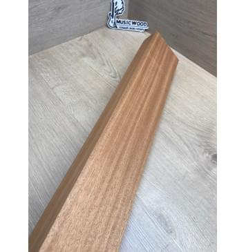 Махагон Африканский Кая, заготовка грифа, Радиал АА, 45х99х800 мм (червоточины с одного края, вырезаются)-11