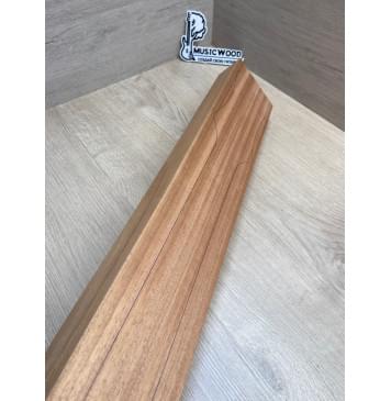 Махагон Африканский Кая, заготовка грифа, Радиал АА, 45х99х800 мм (червоточины с одного края, вырезаются)-14