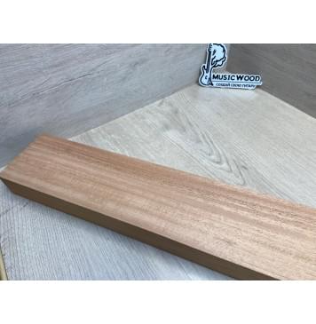 Махагон Африканский Кая, заготовка грифа, Радиал А, 46,4х100х805 мм (уценка - сучки)-2