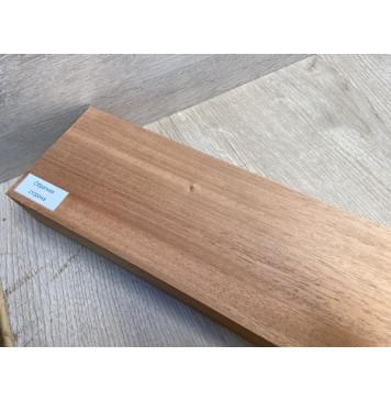 Махагон Африканский Кая, заготовка грифа, Радиал А, 46х100х820 мм (уценка - сучки)-5